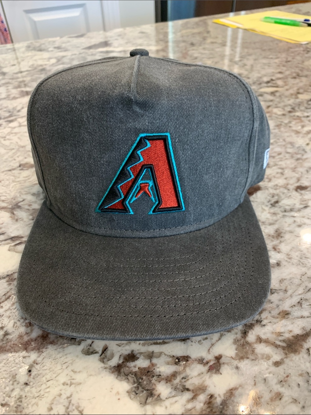 Arizona Diamondbacks MLB
NEW ERA 59fifty MVP
Fitted 7 1/8 Hat